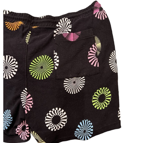 Rainbow 🌈 medallion print French terry drawstring shorts pockets 2XL NEW NWT - Picture 4 of 5